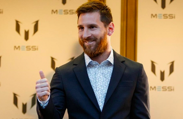 Messi в костюме