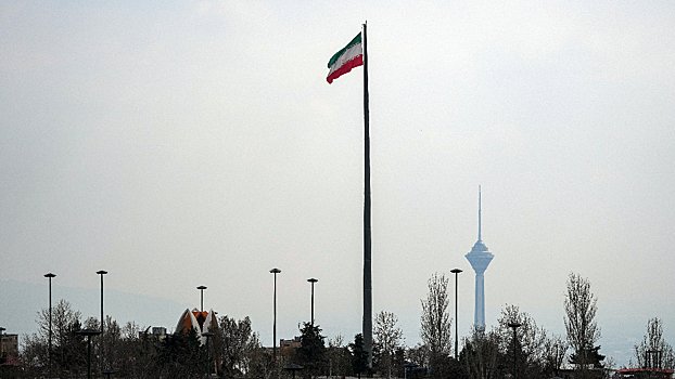 ТАСС: Иран впервые с 28 февраля частично открыл небо для гражданской авиации - «В мире»